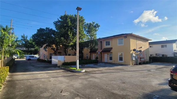 $2,150 | 50 East 21st Street, Unit 202, Hialeah, FL 33010