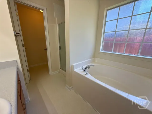 $2,200 | 144 Mills Run Drive, Savannah, GA 31405