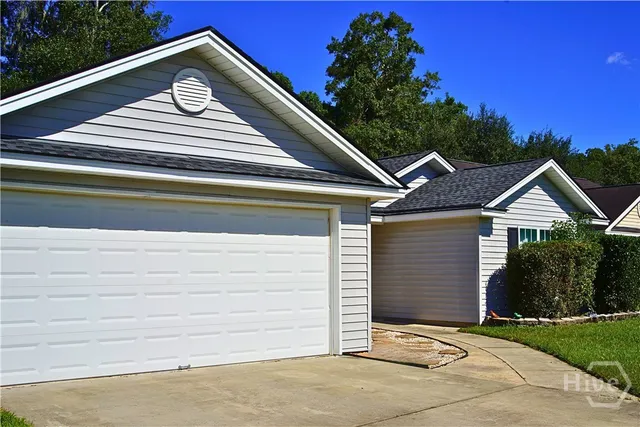 $2,200 | 144 Mills Run Drive, Savannah, GA 31405