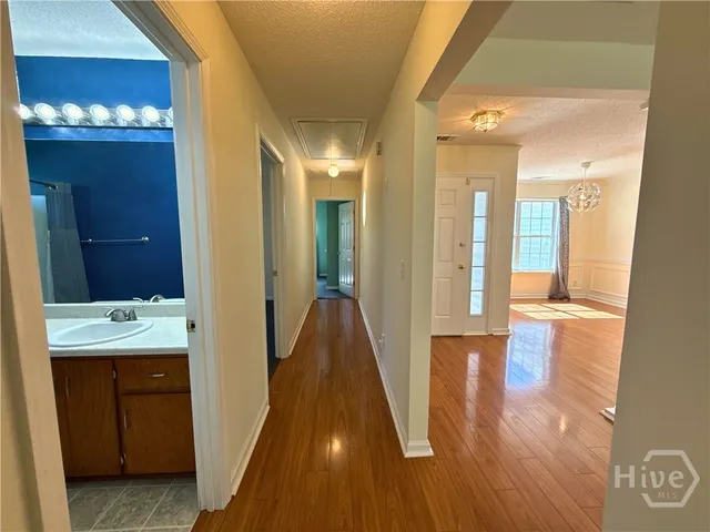 $2,200 | 144 Mills Run Drive, Savannah, GA 31405