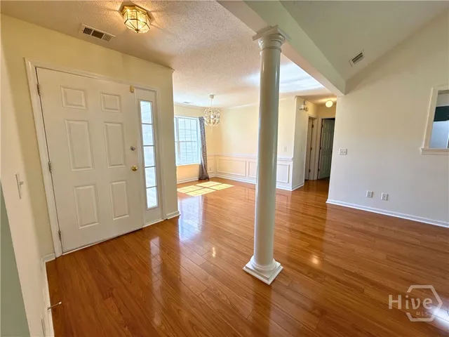 $2,200 | 144 Mills Run Drive, Savannah, GA 31405