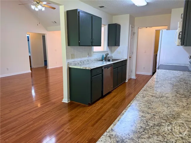 $2,200 | 144 Mills Run Drive, Savannah, GA 31405