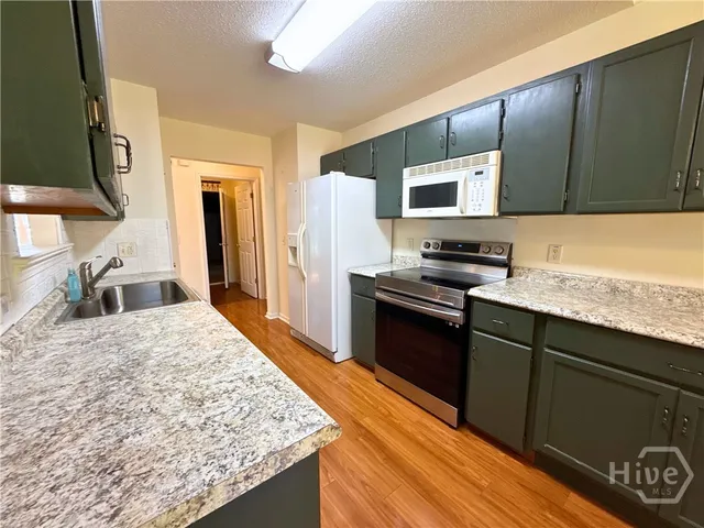 $2,200 | 144 Mills Run Drive, Savannah, GA 31405