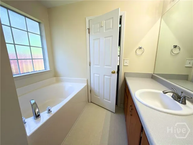 $2,200 | 144 Mills Run Drive, Savannah, GA 31405