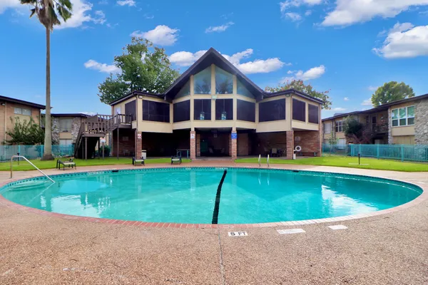 $1,100 | 7047 Bissonnet Street, Unit 117, Houston, TX 77074