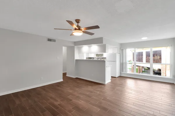 $1,100 | 7047 Bissonnet Street, Unit 117, Houston, TX 77074