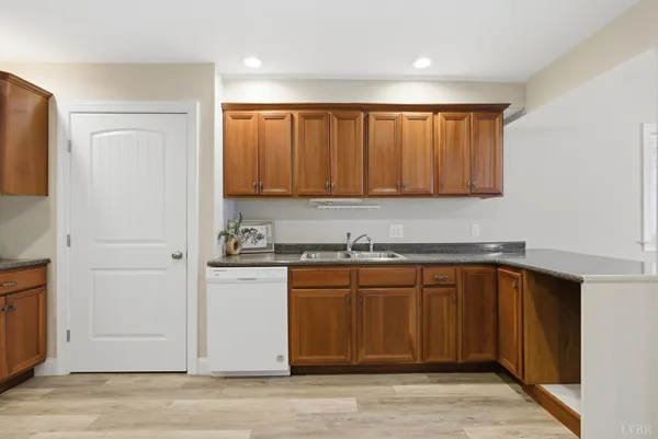 $639,900 | 215 London Downs Drive, Forest, VA 24551