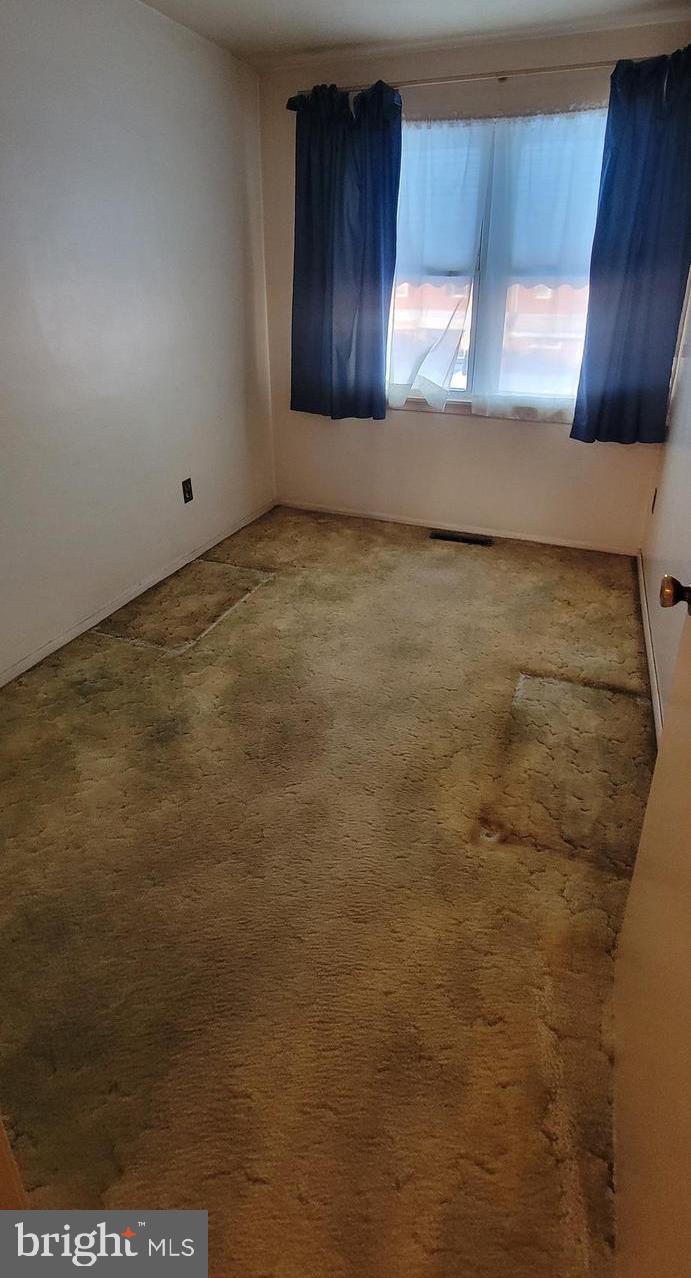 8137 Mid Haven Road Baltimore, MD 21222 - Photo 8 of 19