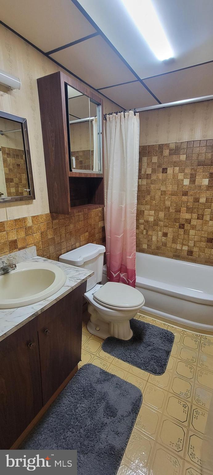 8137 Mid Haven Road Baltimore, MD 21222 - Photo 9 of 19