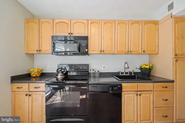 $525,000 | 10 Ingleside Court, Rockville, MD 20850