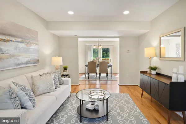 $525,000 | 10 Ingleside Court, Rockville, MD 20850