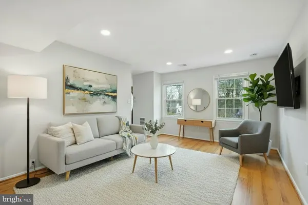 $525,000 | 10 Ingleside Court, Rockville, MD 20850