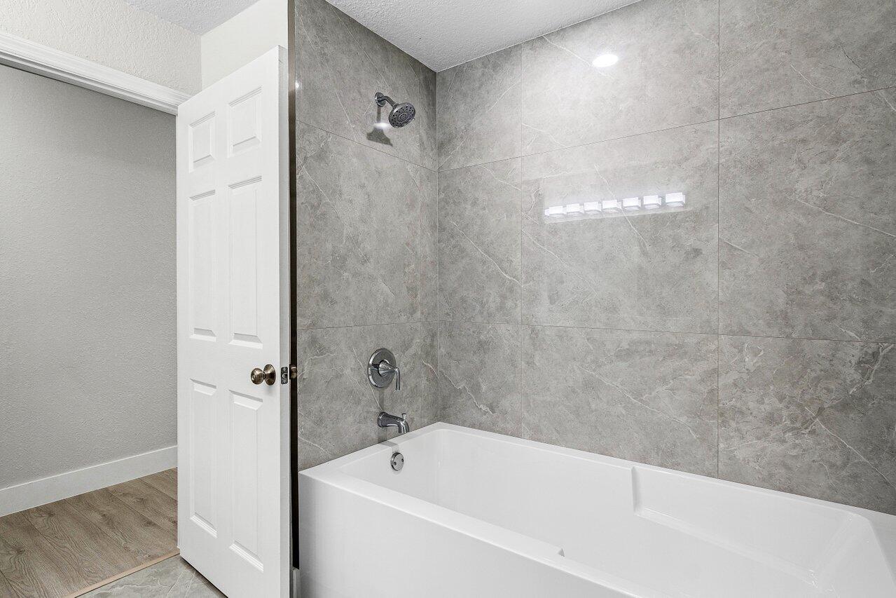 755 St Albans Drive Boca Raton, FL 33486 - Photo 9 of 40 032-755SaintAlbansDrive-BocaRaton-FL-334