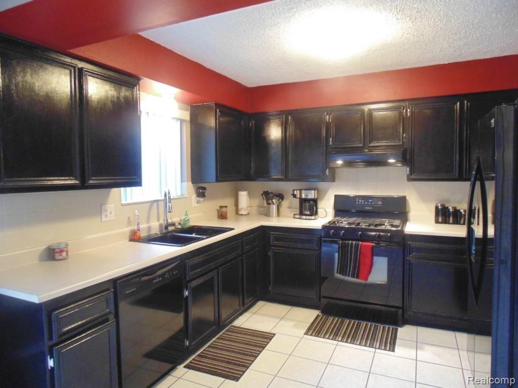 47726 Chrys Road Macomb, MI 48044 - Photo 2 of 23 DSC04291.jpg