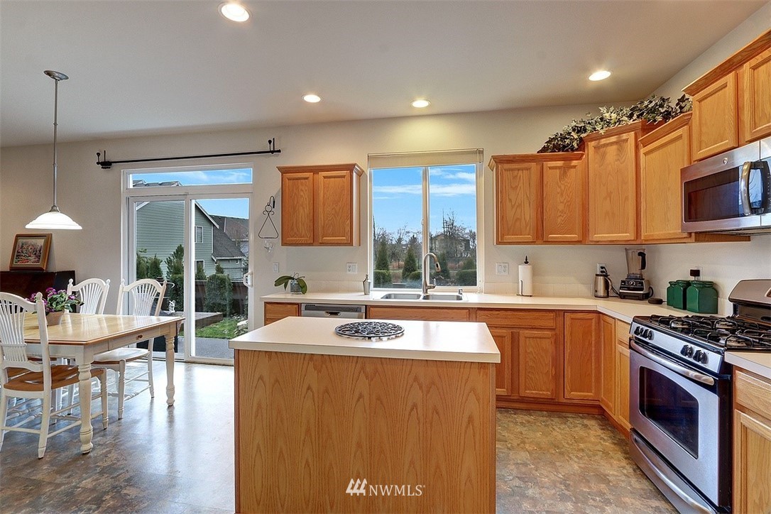 653 Pasco Place Northeast Renton, WA 98059 - Photo 12 of 26