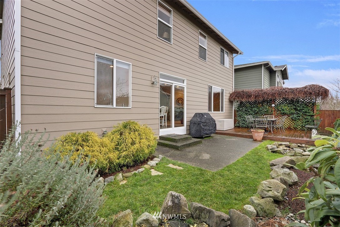 653 Pasco Place Northeast Renton, WA 98059 - Photo 3 of 26