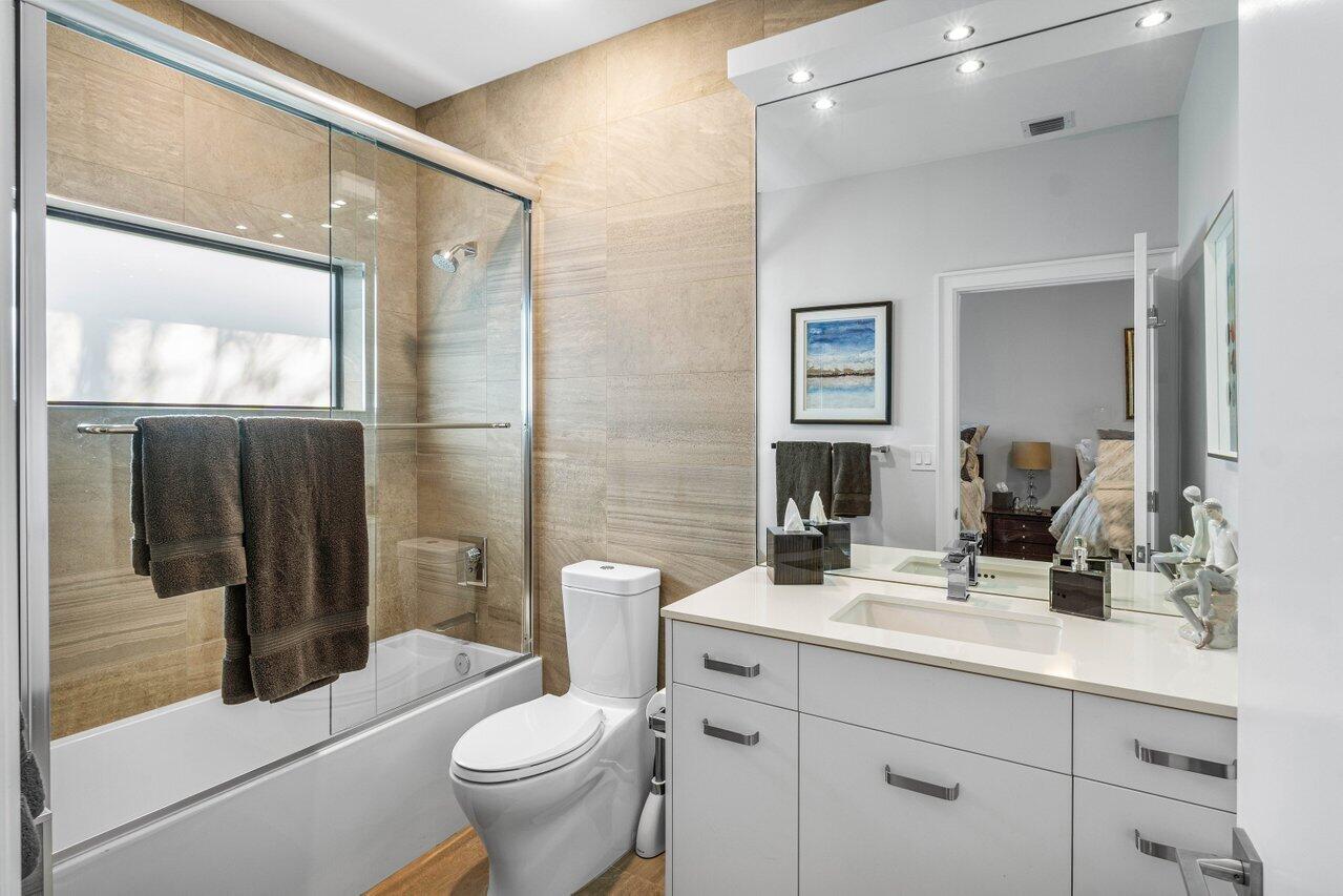 4693 Bocaire Boulevard Boca Raton, FL 33487 - Photo 24 of 57 Guest bath