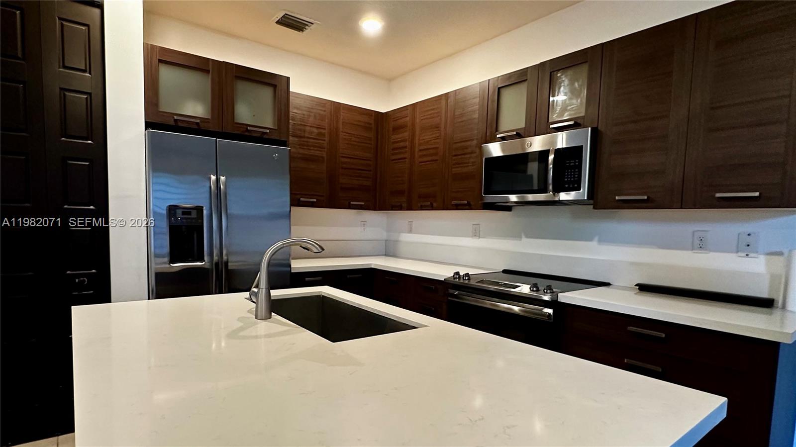 9155 Northwest 161st Street Miami Lakes, FL 33018 - Photo 10 of 47