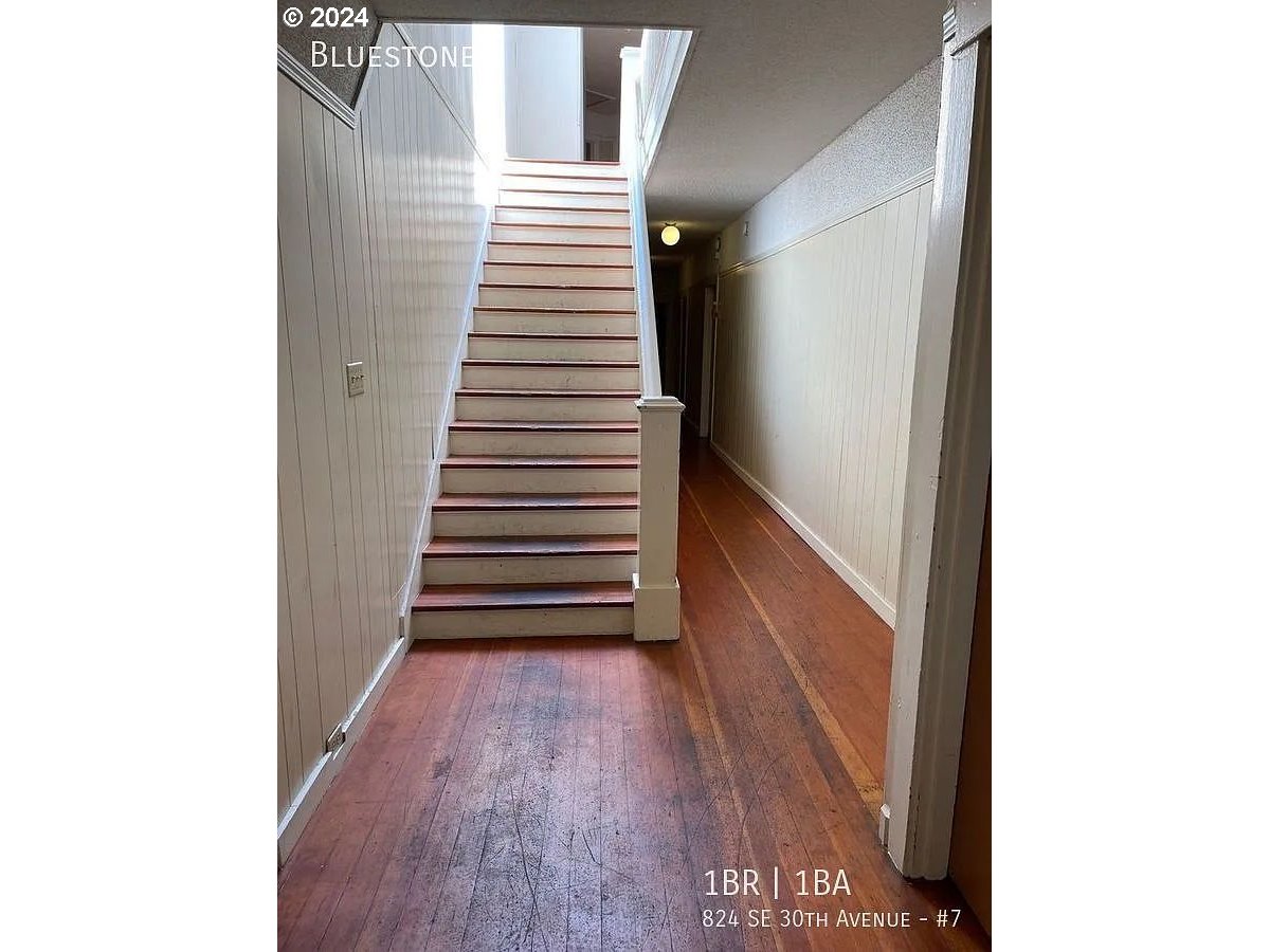 824 Southeast 30th Avenue Portland, OR 97214 - Photo 18 of 48