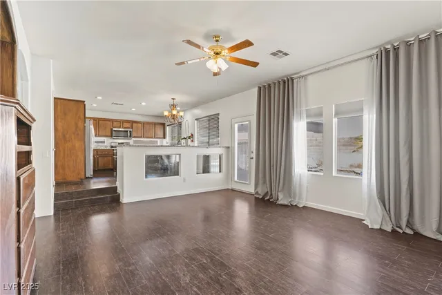 $540,000 | 6384 Cornstalk Circle, Las Vegas, NV 89142