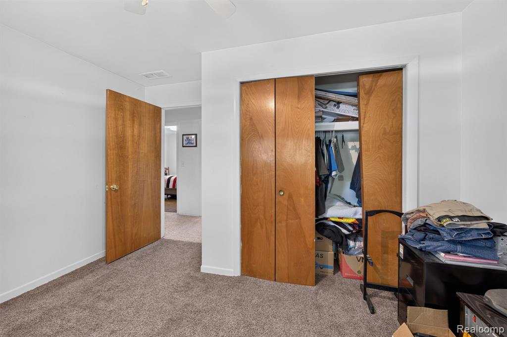 5233 Torrey Road Flint, MI 48507 - Photo 26 of 45