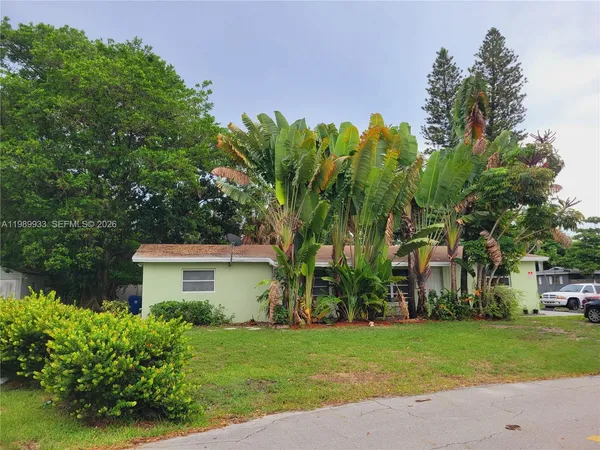 $2,000 | 2504 Northwest 9th Lane, Unit 2, Wilton Manors, FL 33311