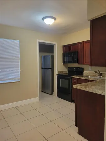 $2,000 | 2504 Northwest 9th Lane, Unit 2, Wilton Manors, FL 33311