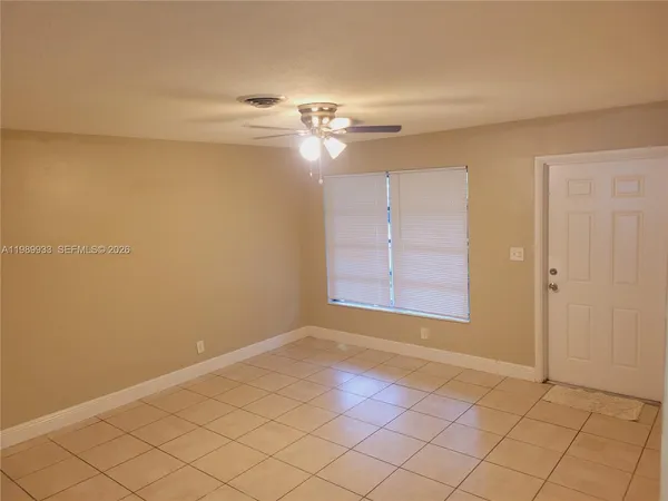 $2,000 | 2504 Northwest 9th Lane, Unit 2, Wilton Manors, FL 33311