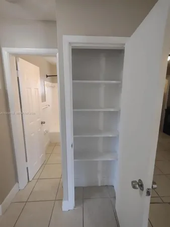 $2,000 | 2504 Northwest 9th Lane, Unit 2, Wilton Manors, FL 33311