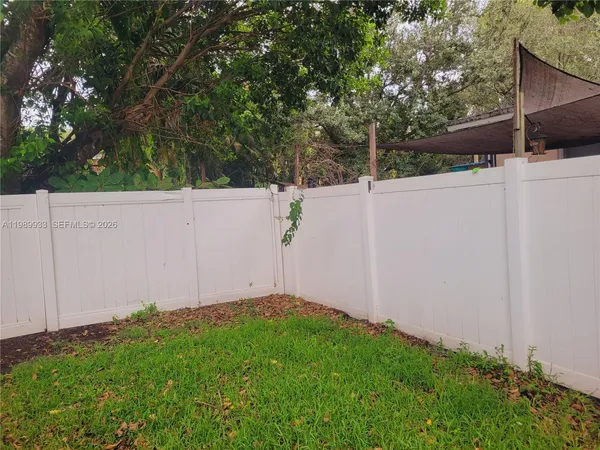 $2,000 | 2504 Northwest 9th Lane, Unit 2, Wilton Manors, FL 33311