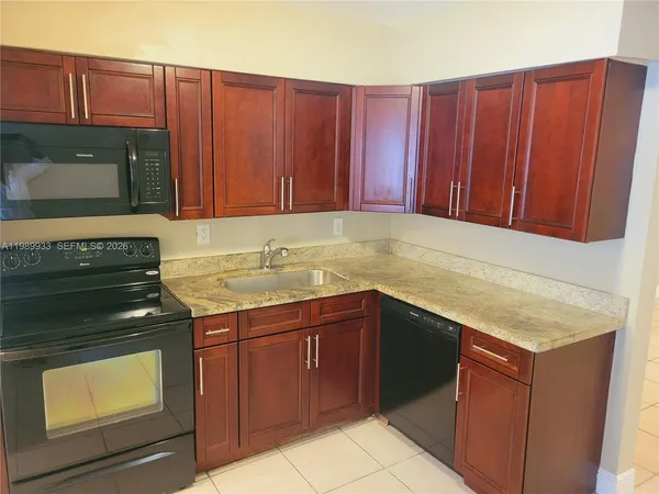$2,000 | 2504 Northwest 9th Lane, Unit 2, Wilton Manors, FL 33311