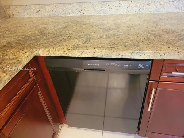 $2,000 | 2504 Northwest 9th Lane, Unit 2, Wilton Manors, FL 33311