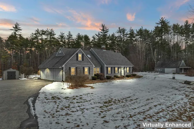 $718,000 | 132 Dustin Tavern Road, Weare, NH 03281