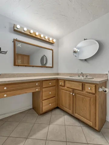 $718,000 | 132 Dustin Tavern Road, Weare, NH 03281