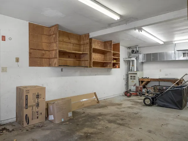 $718,000 | 132 Dustin Tavern Road, Weare, NH 03281