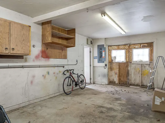 $718,000 | 132 Dustin Tavern Road, Weare, NH 03281