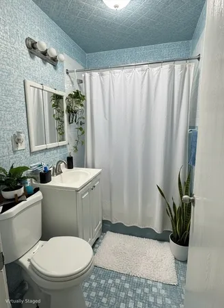 $3,000 | 139 London Street, Unit 3, Boston, MA 02128