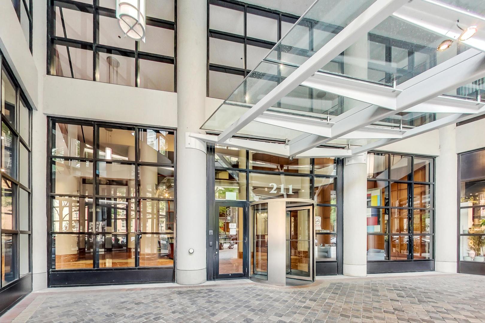 211 East Ohio Street, Unit 2817 Chicago, IL 60611 - Photo 2 of 36