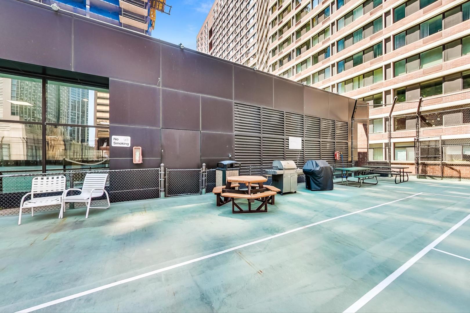 211 East Ohio Street, Unit 2817 Chicago, IL 60611 - Photo 23 of 36