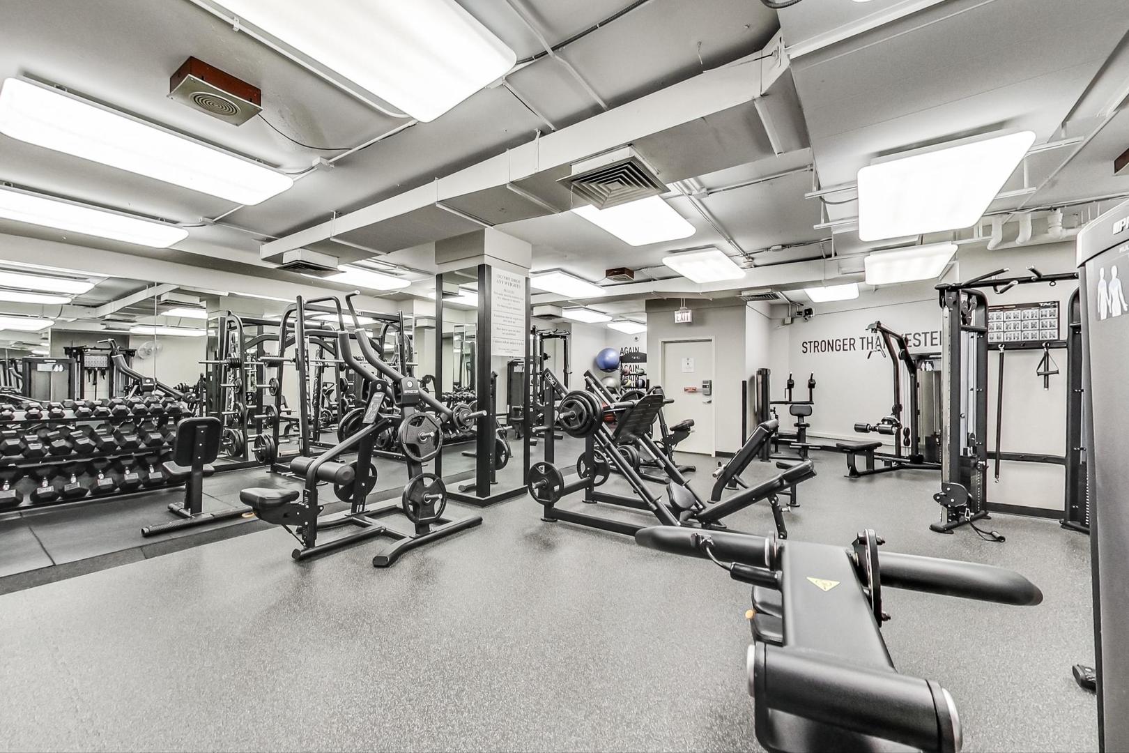 211 East Ohio Street, Unit 2817 Chicago, IL 60611 - Photo 30 of 36