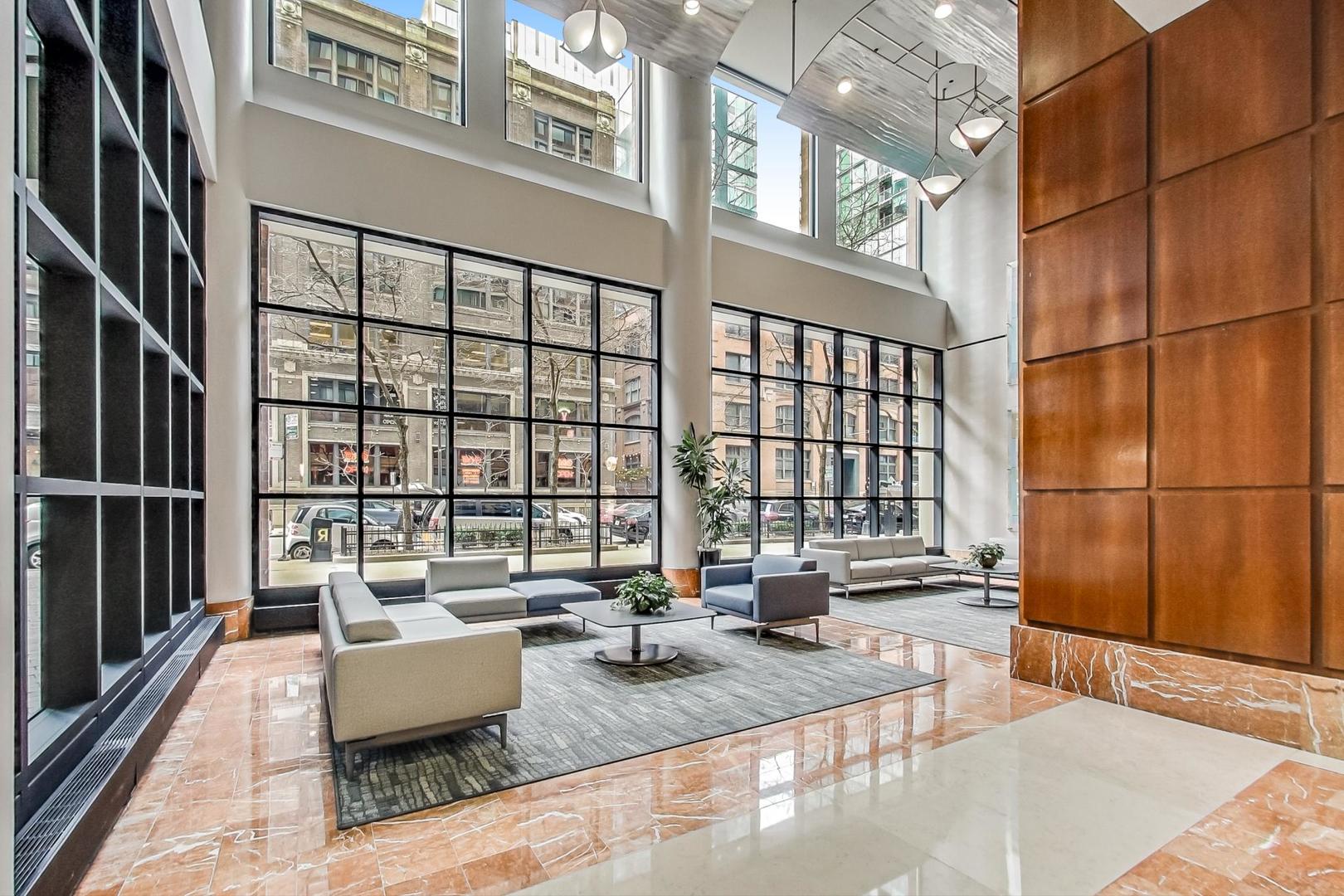 211 East Ohio Street, Unit 2817 Chicago, IL 60611 - Photo 5 of 36