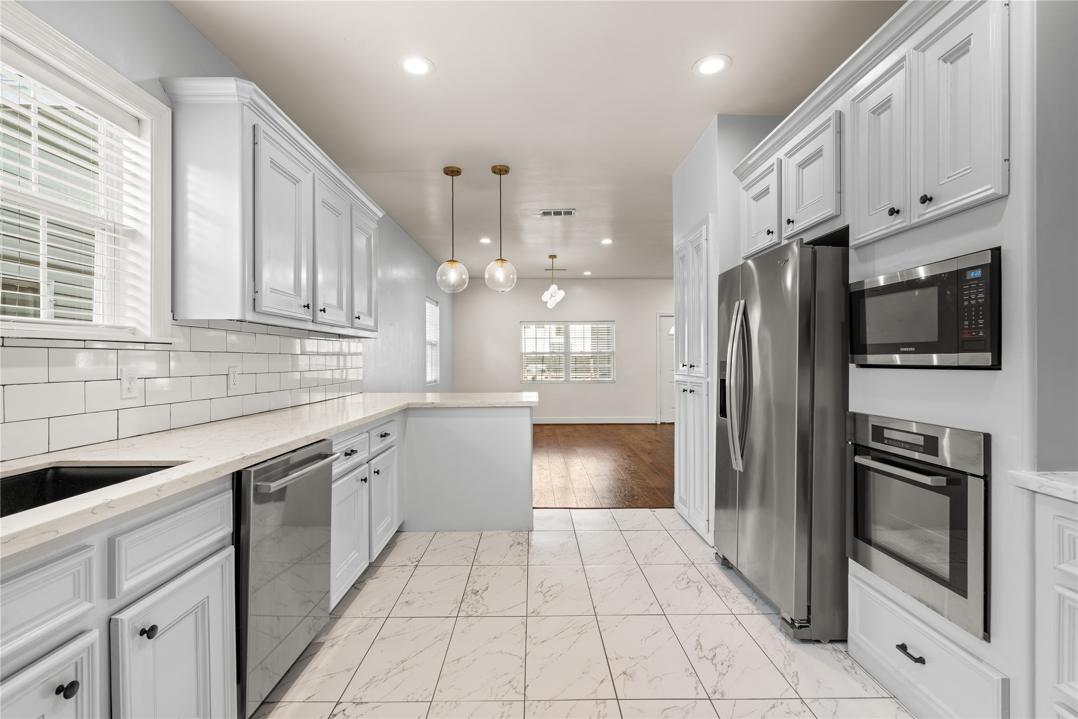 4401 Hain Street Houston, TX 77009 - Photo 12 of 27