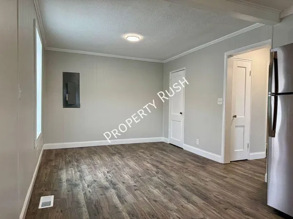 $1,695 | 6618 Shallowford Road, Chattanooga, TN 37421