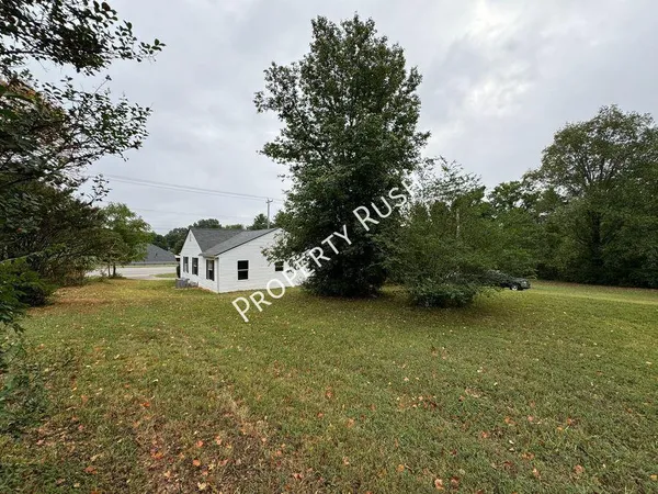 $1,695 | 6618 Shallowford Road, Chattanooga, TN 37421