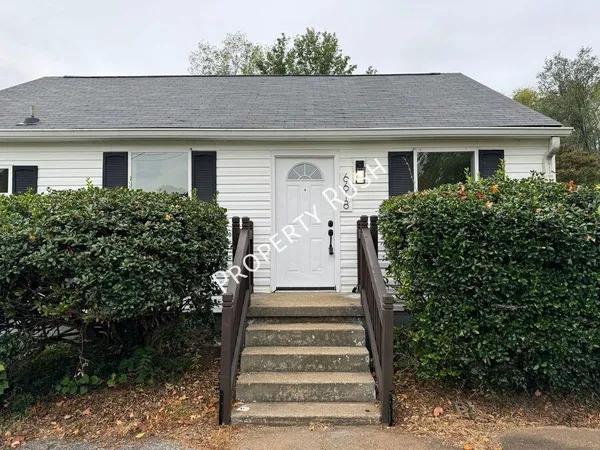 $1,695 | 6618 Shallowford Road, Chattanooga, TN 37421