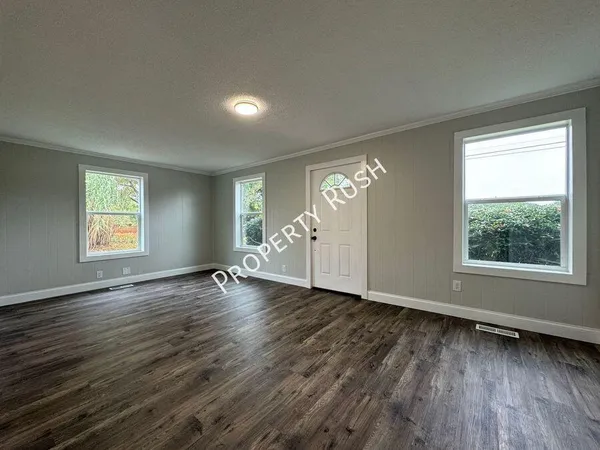 $1,695 | 6618 Shallowford Road, Chattanooga, TN 37421