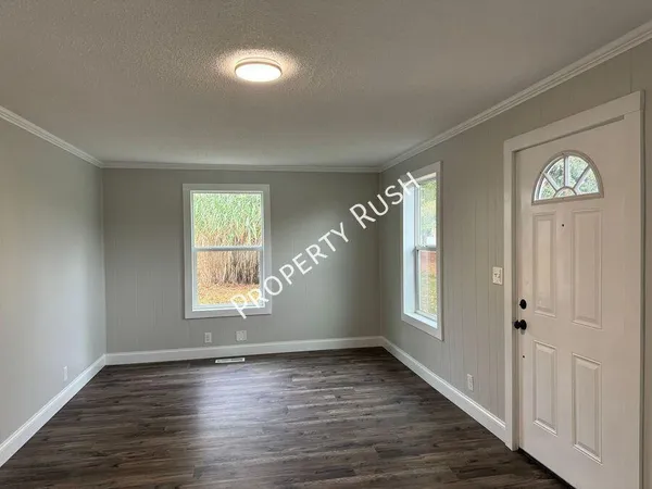 $1,695 | 6618 Shallowford Road, Chattanooga, TN 37421