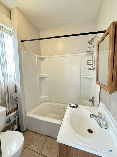 384 Gregory Street Bridgeport, CT 06604 - Photo 11 of 13