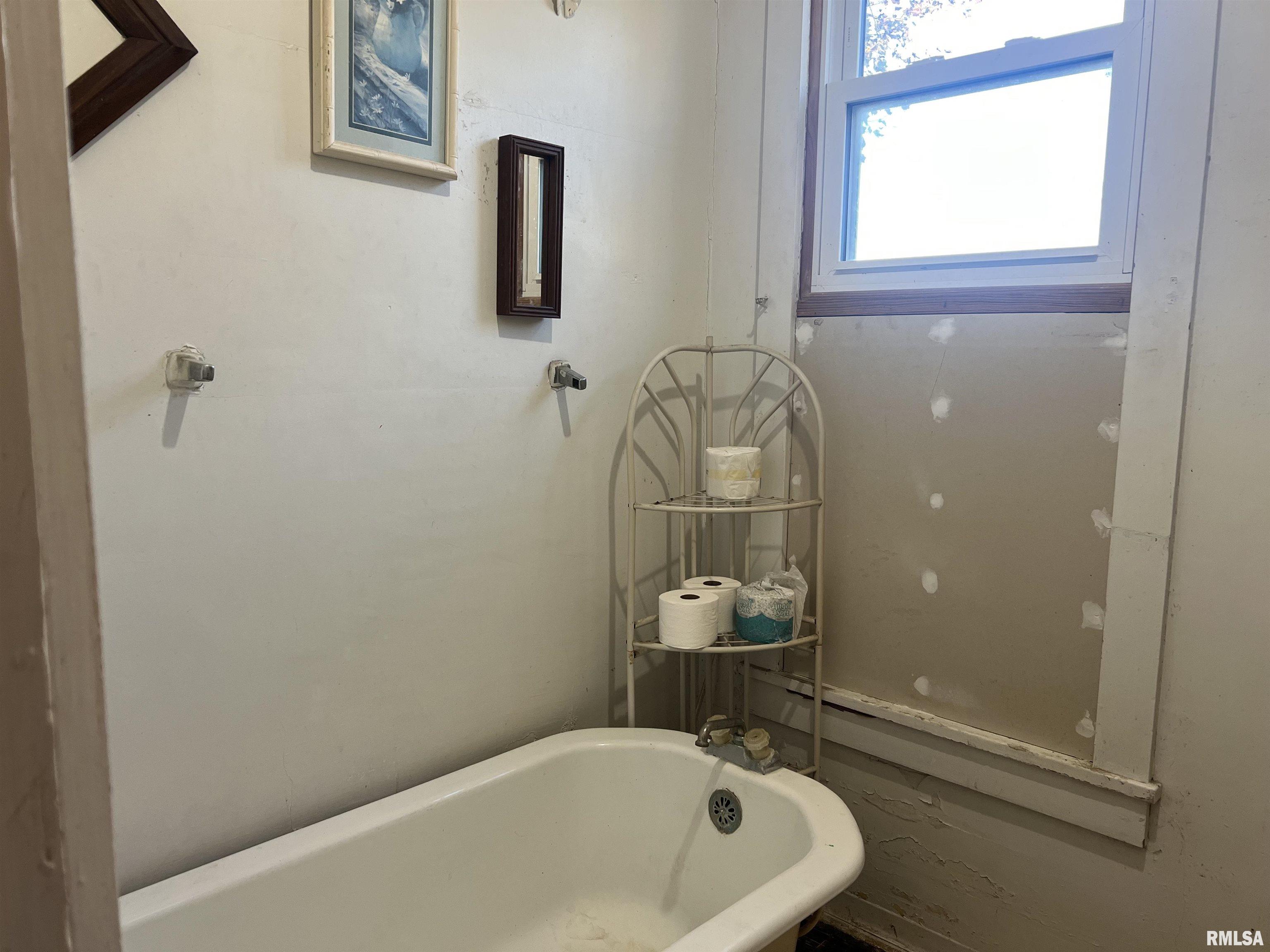 109 East Laurel Street Table Grove, IL 61482 - Photo 24 of 27