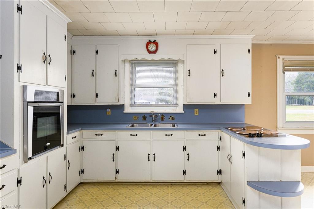 511 Calvin Sowers Road Lexington, NC 27295 - Photo 6 of 18 Gallery Image 6